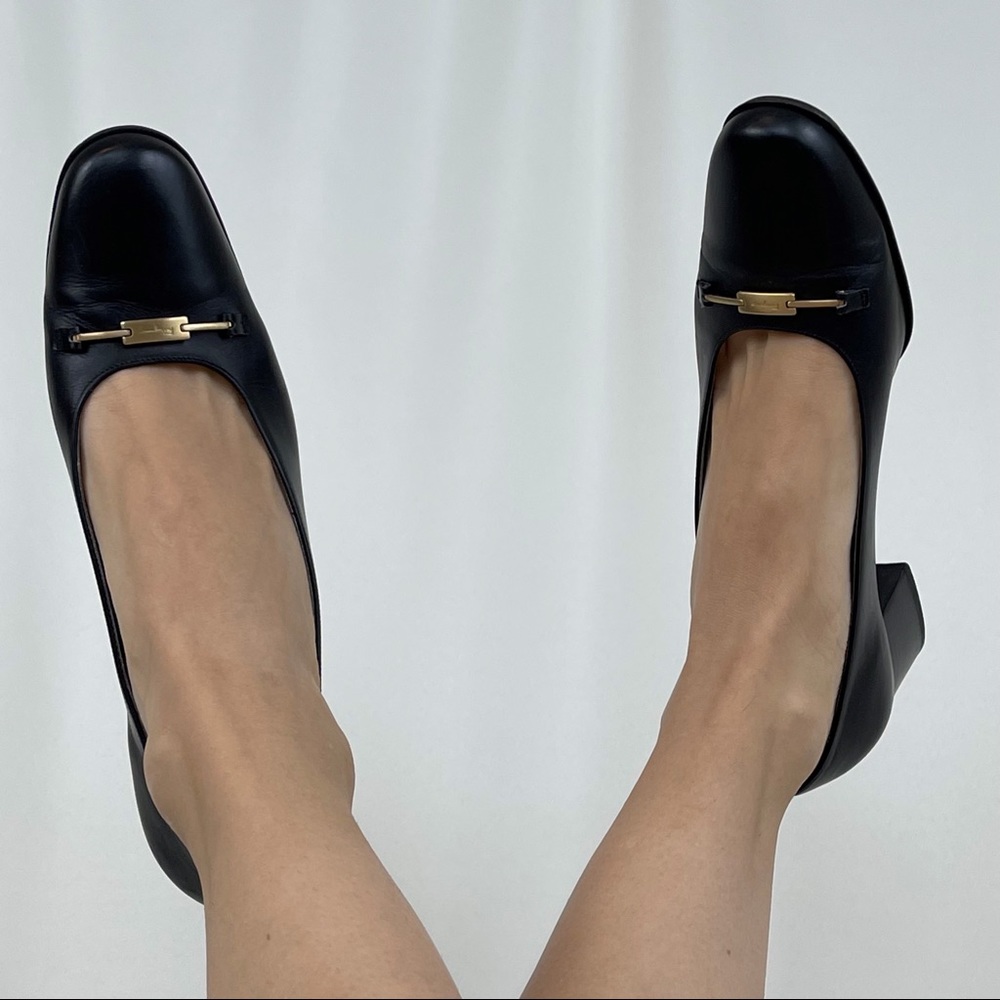 80s Vintage Salvatore Ferragamo Black Pumps - Picture 8 of 8